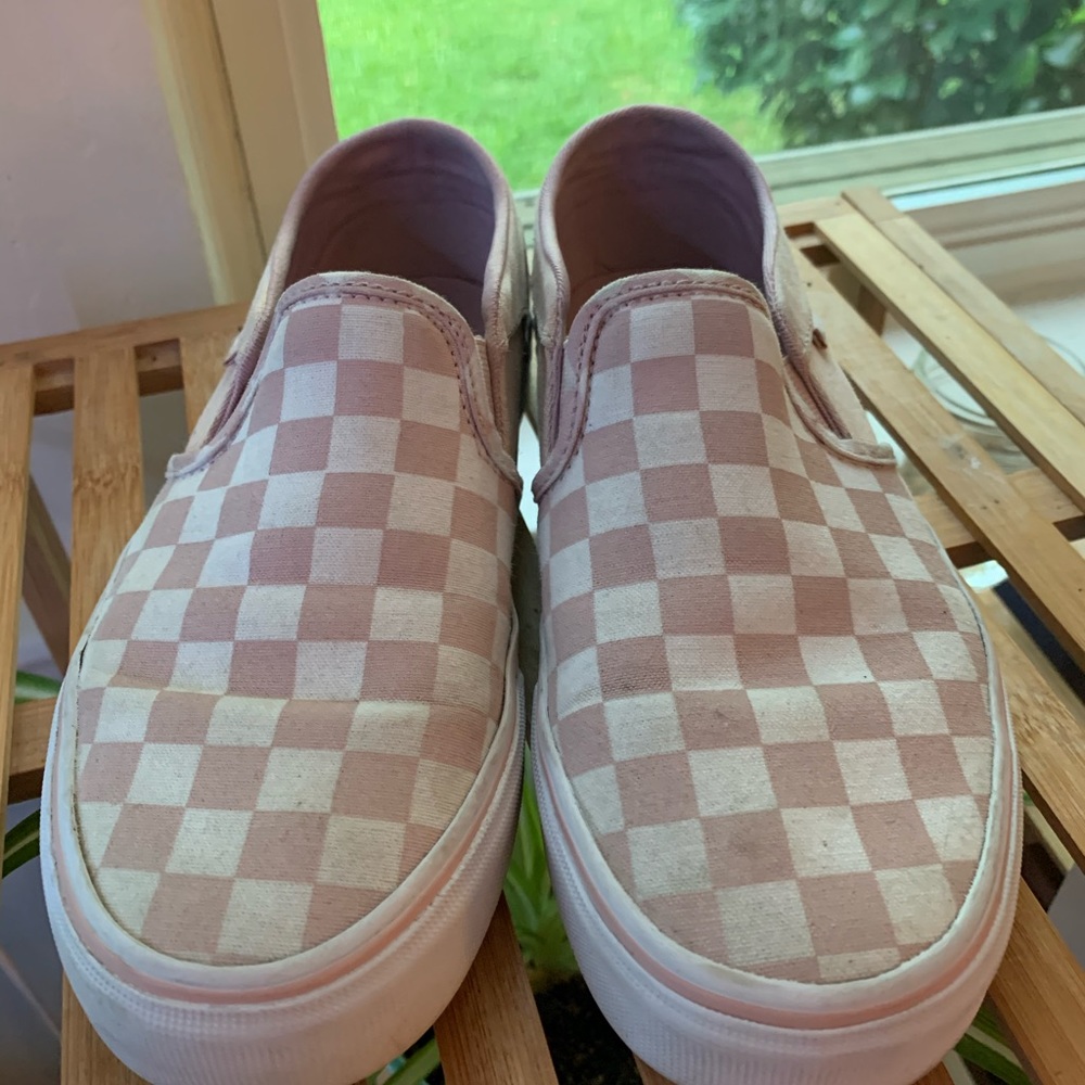 Pink and white checkered slide on vans